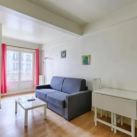 Lumineux Avec Balcon En Plein Appartement *