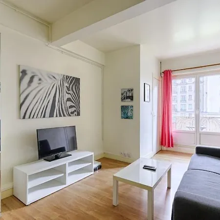 Lumineux Avec Balcon En Plein Appartement *